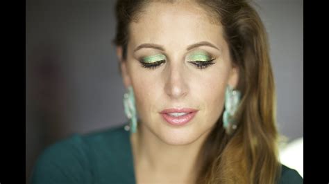 Scuri, brillanti, verde acqua e impreziositi da pagliuzze oro: Makeup Tutorial Trucco KIKO Verde Eyeliner Oro Gold ESTATE ...