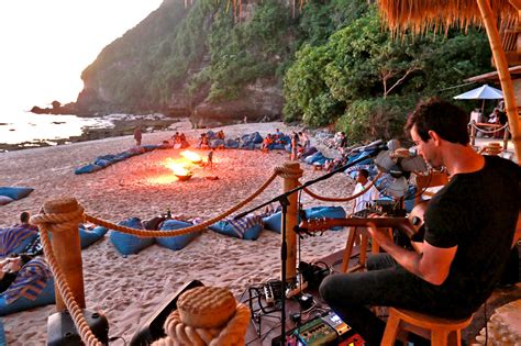 Sundays Beach Club Hidden Beach Club In Ungasan South Bali Go Guides