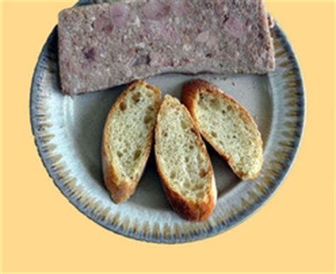 Proche des rillettes, le grillon s'en distingue par sa texture (morceaux plus gros). Le Grillon charentais