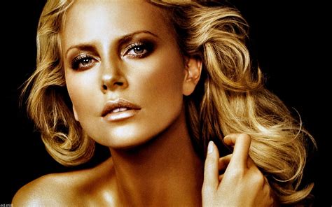 X Actress South African Charlize Theron Wallpaper