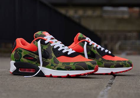 Official Look Sepatu Nike Airmax 90 Reverse Duck Camo Air Max Day