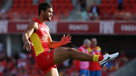 Brisbane broncos içinde ulusal ragbi ligi (nrl) içinde 2004 ve kazandı dally m yılın çaylağı ödülü. Karmichael Hunt weighing up retirement after Rugby exit ...
