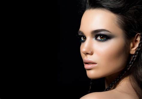 7 Hypnotic Black Smokey Eye Makeup Looks For Women Sheideas
