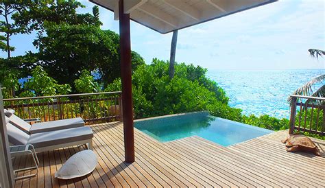 The beaches offer various activities of interest as well. Hôtel Carana Beach Seychelles