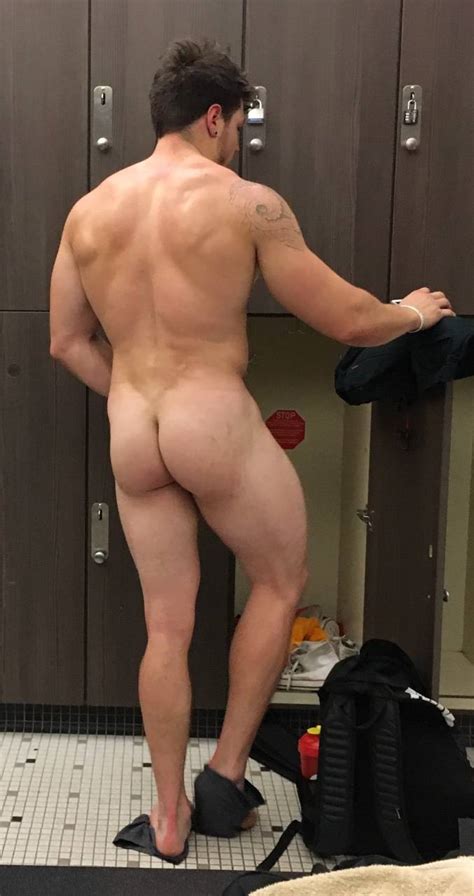 Hombres desnudos en el vestuario Hermosas fotos eróticas y porno