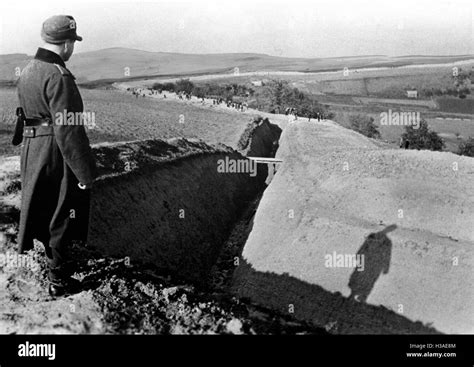 Panzergraben Im Saarland 1944 Stockfoto Bild 122547284 Alamy