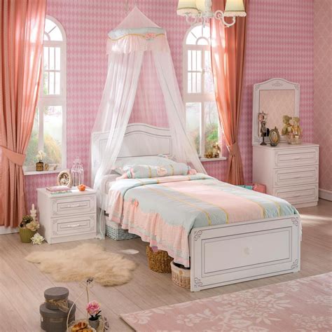Girly Bedding With Luxurious Bedroom Designs For Teenage Girls