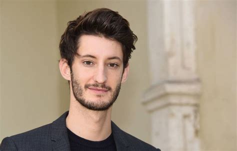 Alerte rouge en afrique noire torrent released apr. OSS 117 Alerte rouge en Afrique Noire, Pierre Niney ...