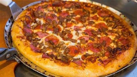 Pizza Hut Just Dropped A Spicy Version Of This Fan Favorite Pizza