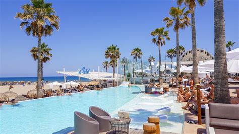 Hotels from budget to luxury. Marina Beach Club Valencia; dé Hotspot aan het Strand van ...