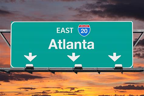 200 Atlanta Street Signs Stock Photos Pictures And Royalty Free Images