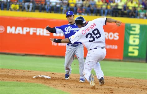 Fallece un hombre de 47 anos mientras. Inicia este martes serie final del beisbol dominicano ...
