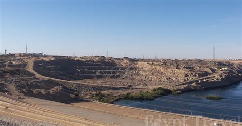 Aswan high dam is considered the most important modern achievements and throughout our article, you'll get to know everything about that fabulous construction and why it has a lot of significant. The High Dam of Aswan in Egypt - The Globe Trotter