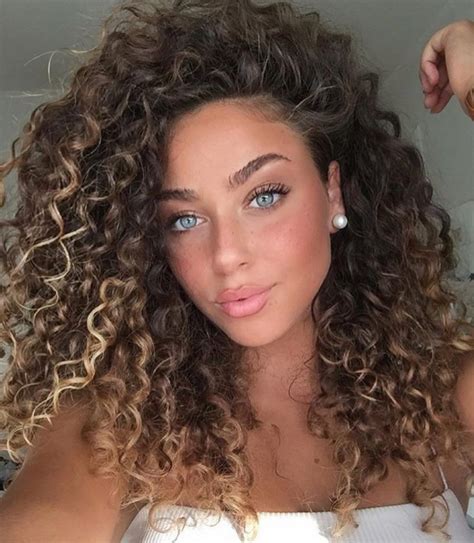 Coupe Cheveux Bouclés énorme Quantité Dendurance Curly Hair Styles