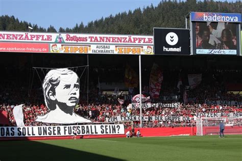 Sc Freiburg Fc Bayern M Nchen Fans Zeigen Choreo Gegen Sexismus