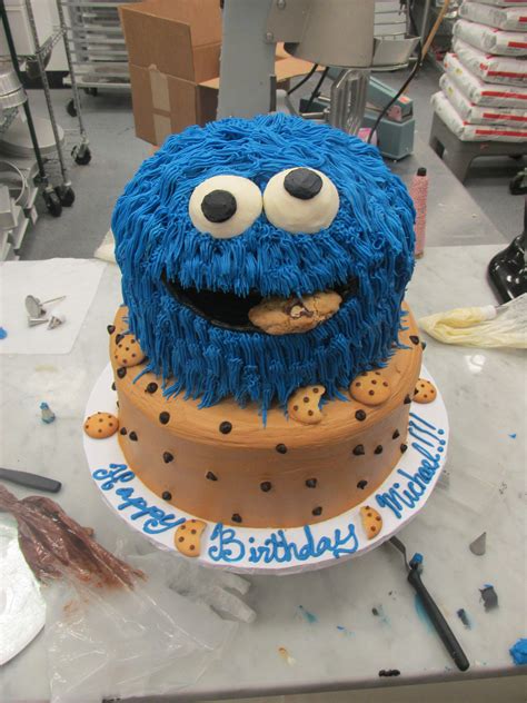 √ Easy Cookie Monster Cake