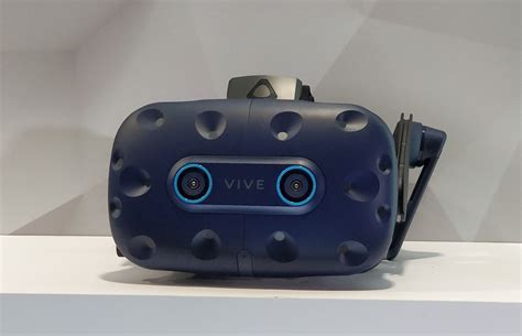 Htc Reveals Two New Vr Headsets The Untethered Vive Cosmos And Gaze