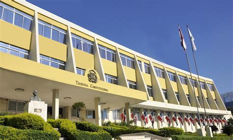 Corresponde al tribunal constitucional la última interpretación de los preceptos constitucionales señalando la extensión y límites de los valores superiores como la libertad, igualdad, justicia y. Designan Edificio del Tribunal Constitucional con nombre ...