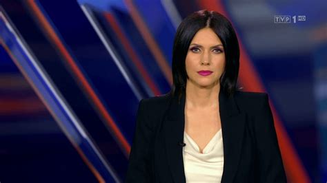 sylwia dekiert tvp poland r hot reporters