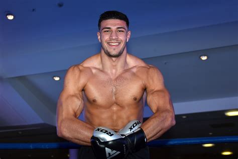Tommy Fury Height Age Weight Sportsmen Height
