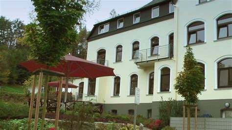 The hotel is very clean and borders 2 walking trails. Filmclub Siegerland - Haus Patmos Bilder