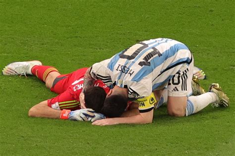 Messi Y El Dibu Meten A Argentina En Las Semifinales Tras Ganar A