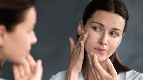 The Skin Care Ingredients You Should Look For If You Have Dry Skin