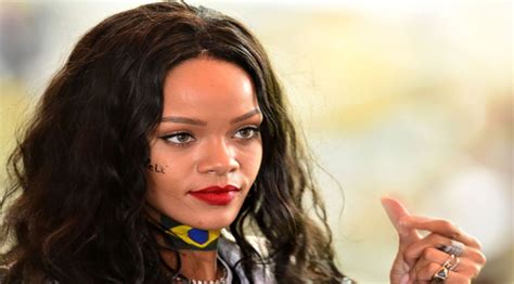 Rihanna Wins Battle With Topshop Over Use Of Her Image