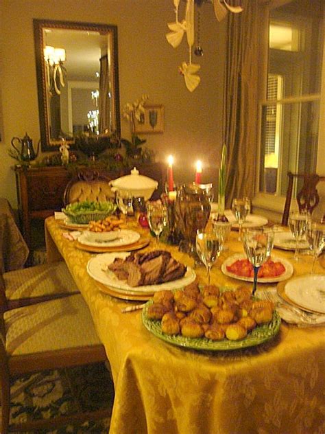 English christmas traditions and how to celebrate them in. Traditional English Christmas Dinner Menu : Royal family's ...