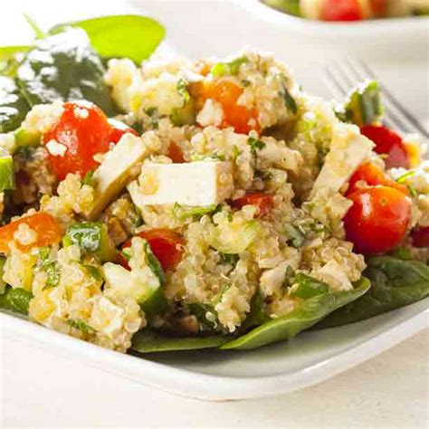 La quinoa se ha convertido en un superalimento muy popular, ya que es fácil de cocinar, sabroso y nutritivo. Cómo se prepara la quinoa - Divina Cocina