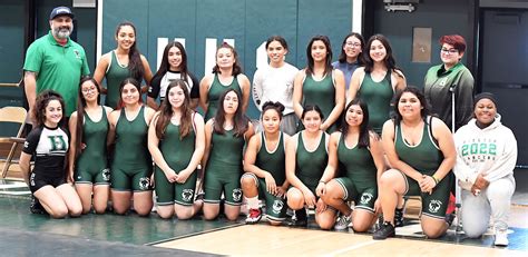 Girls Wrestling Grows By Numbers Gets History Making Spotlight The