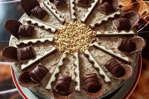 So today is my blog's fourth birthday! Bueno-Torte | Rezept in 2020 | Bueno torte, Torten und ...
