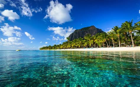 Download Wallpaper Le Morne Brabant Indian Ocean Mauritius By