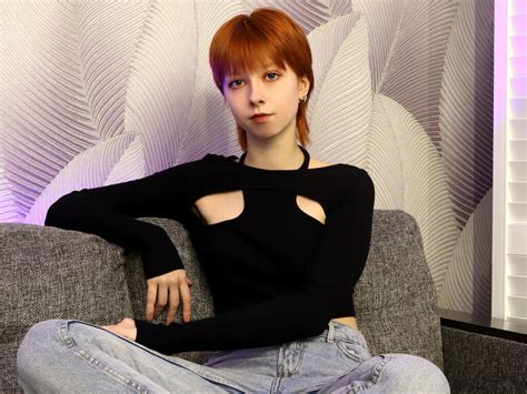 Macycute Small Boobed Redhead Teen Female Webcam