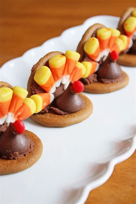Pie is a must, but just like wedding cake, it doesn't have to be the only dessert on the table. Easy Thanksgiving "Turkey" Cookies {guest blogger ...