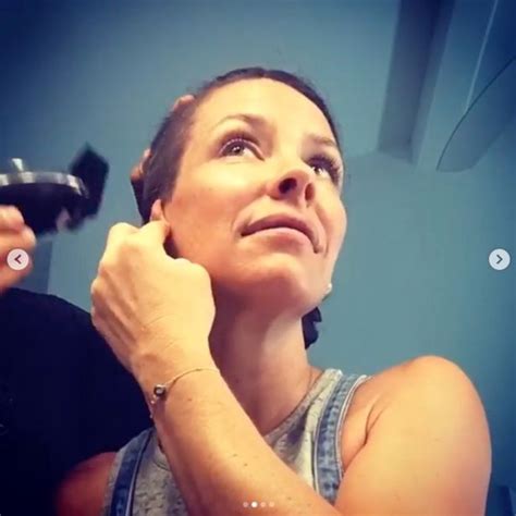 Lost Actress Evangeline Lilly Shaves Her Head In Incredible