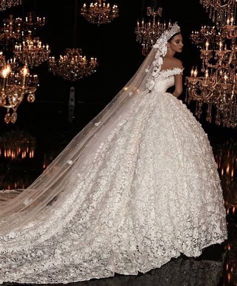 10 Elegant Mermaid Wedding Dresses With Images Dream Wedding