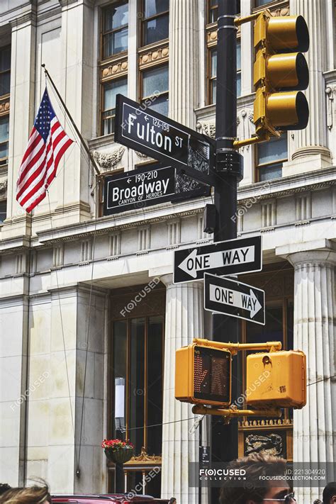 Signpost And Traffic Lights In Downtown New York Usa — Flag City