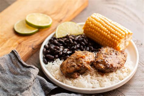 This slow cooker jerk chicken recipe is super easy to make. Slow Cooker Jamaican Jerk Chicken - The Magical Slow Cooker