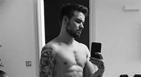 Liam Payne Puts Abs On Display For New Shirtless Selfie Liam Payne