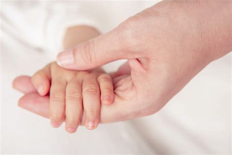 Using Hands To Nurture Your Baby Lisa Lewis Md