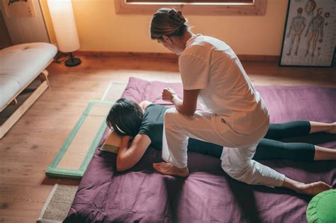 The Difference Between Rolfing And Deep Tissue Massage Certified