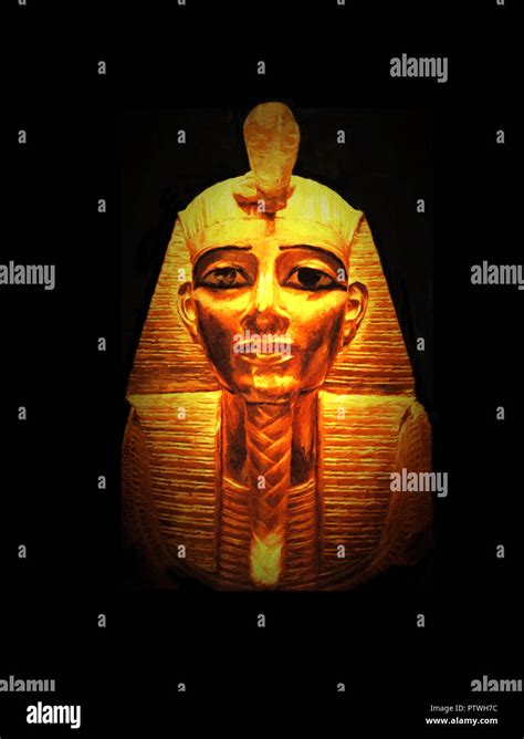 King Tut Mask Egypt Museum Hi Res Stock Photography And Images Alamy