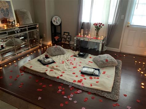 Indoor romantic picnic in 2021 | Indoor romantic picnic, Romantic date night ideas, Romantic ...