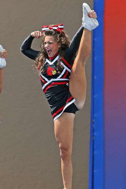 Sexy Cheerleader Cameltoe Upskirt