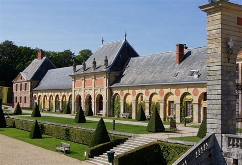 Château De Vaux Le Vicomte Vaux Le Vicomte Forest Garden Loire Valley