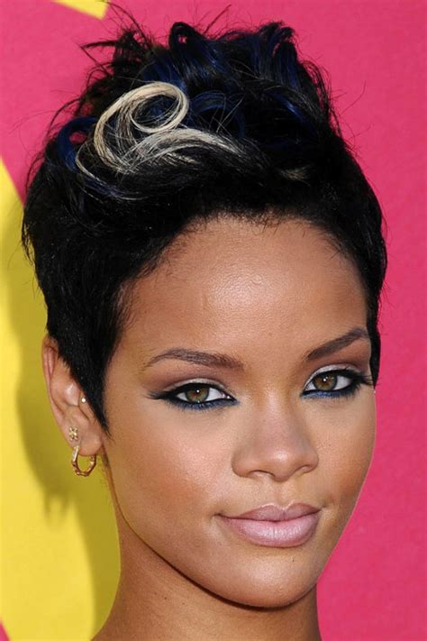 Rihanna Wavy Black Streak Hairstyle Steal Her Style