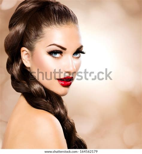 haarbraide schöne frau mit gesundem langbraunem stockfoto 164562179 shutterstock