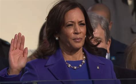 Kamala harris is the 49th vice president of the united states. Kamala Harris Children / Curry reacts to Harris ...