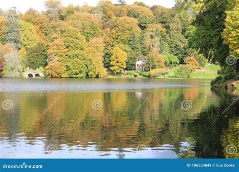 Lake View In Autumn Stourhead Estate Wiltshire Uk Stock Image